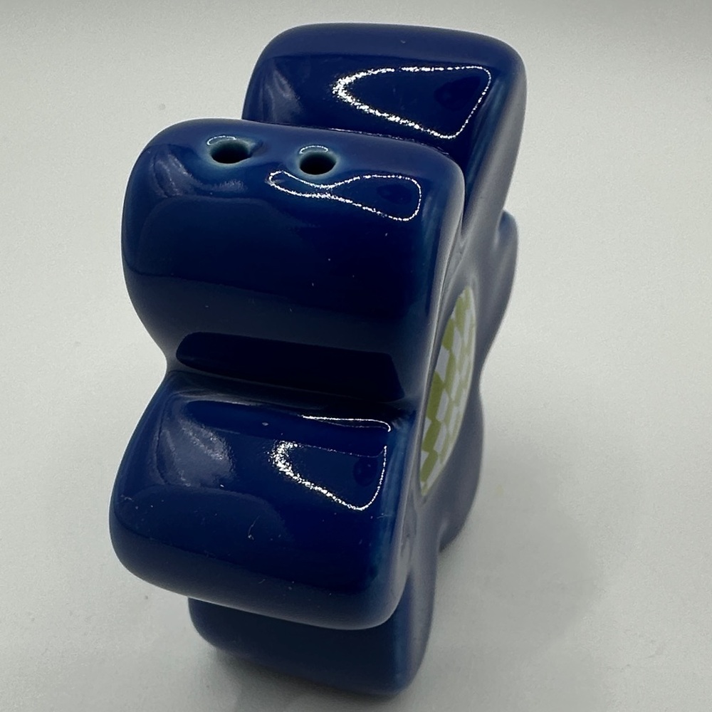 Blue and Pink Flower Shaped Ceramic Salt and Pepper Shakers - Picture 5 of 8